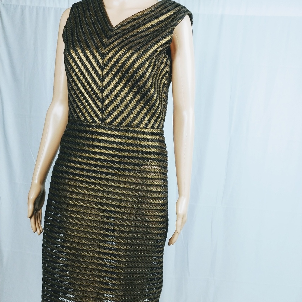 WARDROBE A SHEATH BLACK & GOLD SLEEVELESS …